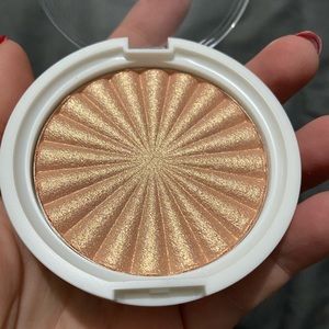 Brand new Ofra Soho Highlight